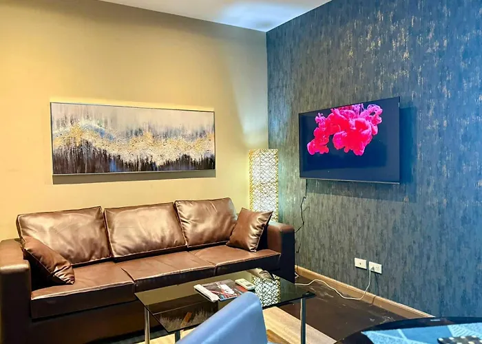 Hostel The Gramercy Residences - 2 Bedroom Penthouse With Balcony
