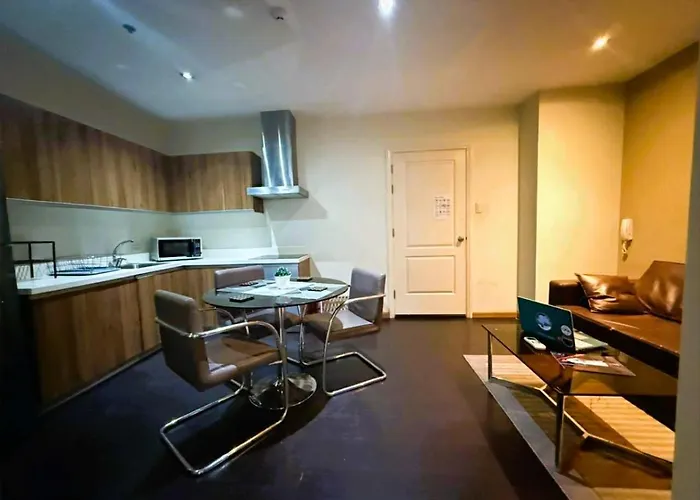 The Gramercy Residences - 2 Bedroom Penthouse With Balcony Hostel *