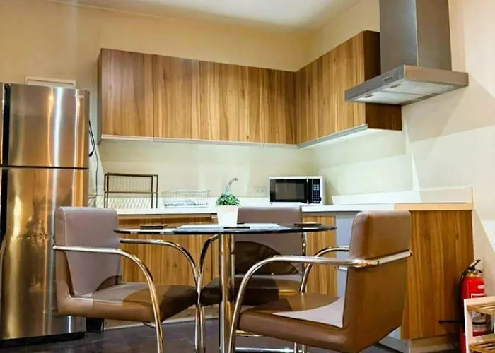 Hostel The Gramercy Residences - 2 Bedroom Penthouse With Balcony