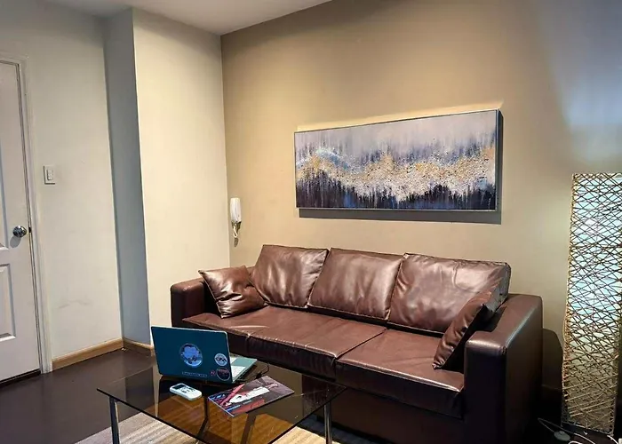 Hostel The Gramercy Residences - 2 Bedroom Penthouse With Balcony *