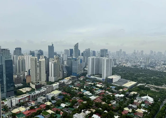 The Gramercy Residences - 2 Bedroom Penthouse With Balcony Hostel
